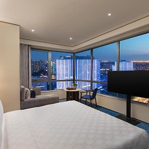 Standard King Room City View